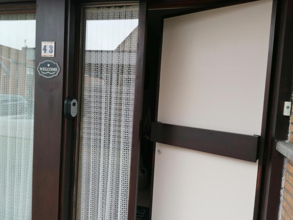 Logies Lily Apartment Oudenburg ภายนอก รูปภาพ